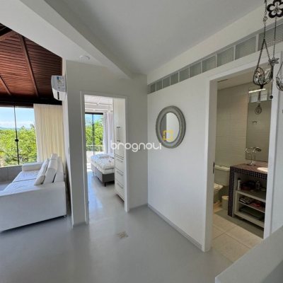 Casa de Condomínio com 192m², 4 quartos (sendo 1 suíte), 2 garagens, no bairro Cachoeira do Bom Jesus em Florianópolis