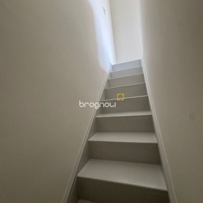 Casa de Condomínio com 192m², 4 quartos (sendo 1 suíte), 2 garagens, no bairro Cachoeira do Bom Jesus em Florianópolis