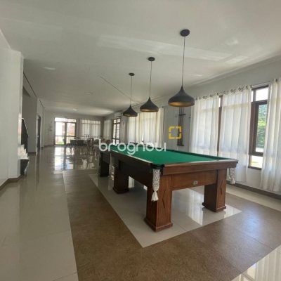 Casa de Condomínio com 192m², 4 quartos (sendo 1 suíte), 2 garagens, no bairro Cachoeira do Bom Jesus em Florianópolis
