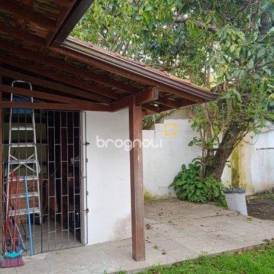 Casa com 130m², 2 quartos, 3 garagens, no bairro Balneário em Florianópolis