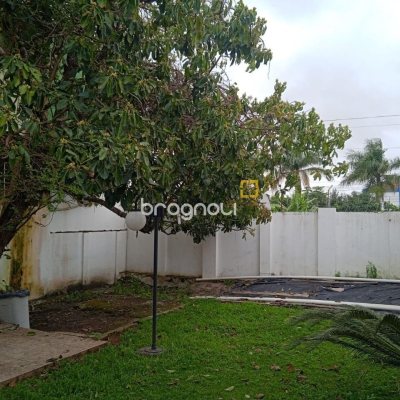 Casa com 130m², 2 quartos, 3 garagens, no bairro Balneário em Florianópolis