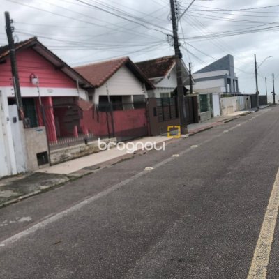 Casa com 130m², 2 quartos, 3 garagens, no bairro Balneário em Florianópolis