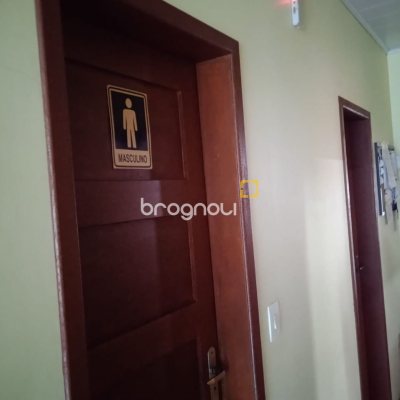 Casa com 130m², 2 quartos, 3 garagens, no bairro Balneário em Florianópolis