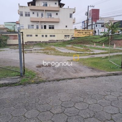 Terreno com 1203m², no bairro Ingleses em Florianópolis
