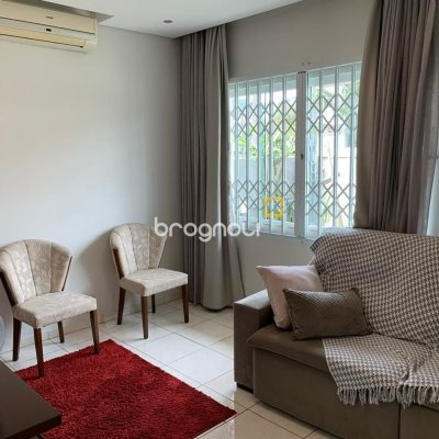 Casa com 145m², 5 quartos (sendo 1 suíte), 5 garagens, no bairro Centro em São José