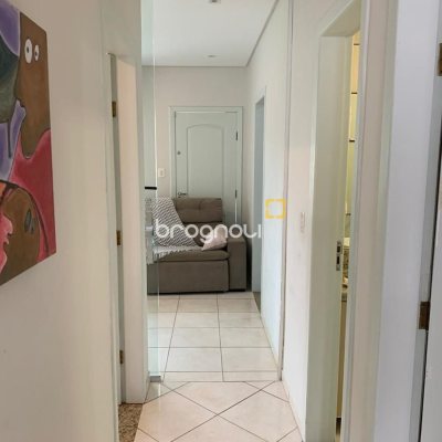 Casa com 145m², 5 quartos (sendo 1 suíte), 5 garagens, no bairro Centro em São José