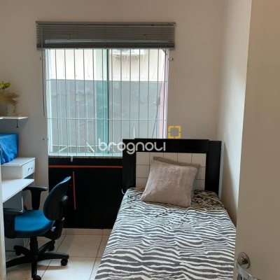 Casa com 145m², 5 quartos (sendo 1 suíte), 5 garagens, no bairro Centro em São José