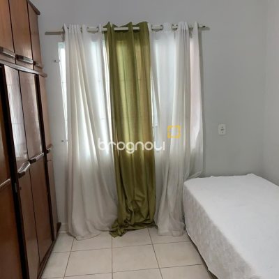 Casa com 145m², 5 quartos (sendo 1 suíte), 5 garagens, no bairro Centro em São José