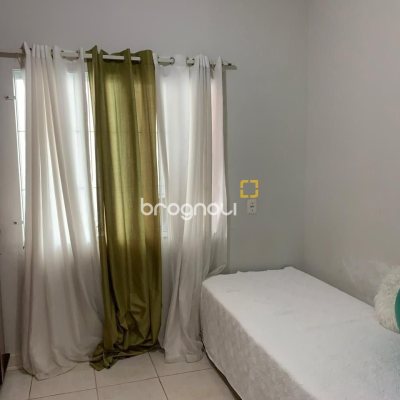 Casa com 145m², 5 quartos (sendo 1 suíte), 5 garagens, no bairro Centro em São José