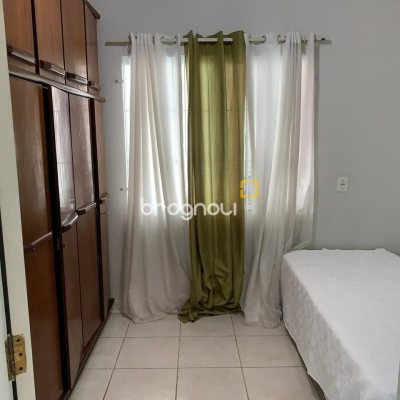 Casa com 145m², 5 quartos (sendo 1 suíte), 5 garagens, no bairro Centro em São José