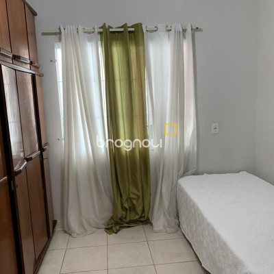 Casa com 145m², 5 quartos (sendo 1 suíte), 5 garagens, no bairro Centro em São José