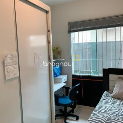 Casa com 145m², 5 quartos (sendo 1 suíte), 5 garagens, no bairro Centro em São José