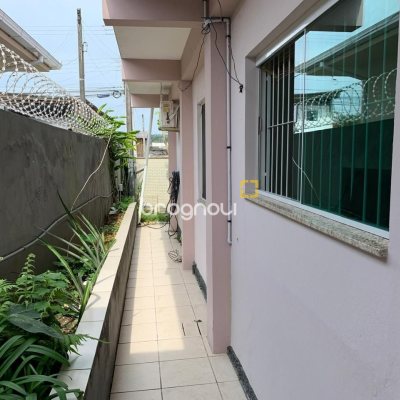 Casa com 145m², 5 quartos (sendo 1 suíte), 5 garagens, no bairro Centro em São José