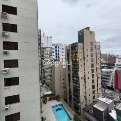 Apartamento com 92m², 2 quartos (sendo 1 suíte), 1 garagem, no bairro Centro em Florianópolis