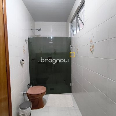 Apartamento com 92m², 2 quartos (sendo 1 suíte), 1 garagem, no bairro Centro em Florianópolis