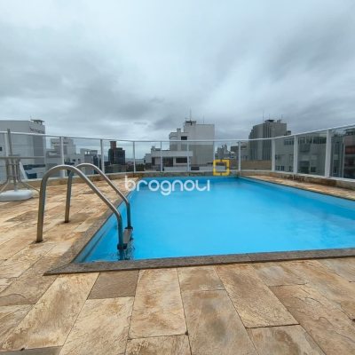 Apartamento com 92m², 2 quartos (sendo 1 suíte), 1 garagem, no bairro Centro em Florianópolis