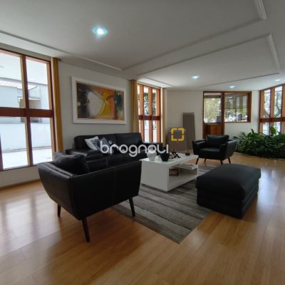 Apartamento com 92m², 2 quartos (sendo 1 suíte), 1 garagem, no bairro Centro em Florianópolis