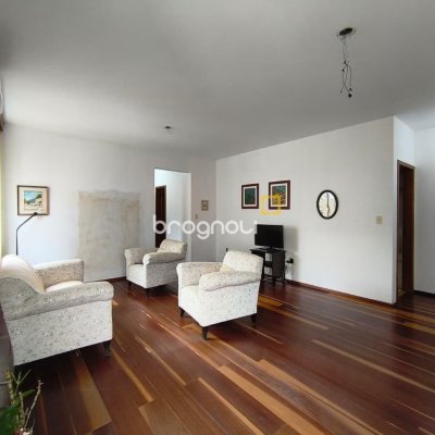 Apartamento com 92m², 2 quartos (sendo 1 suíte), 1 garagem, no bairro Centro em Florianópolis