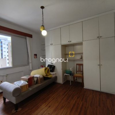 Apartamento com 92m², 2 quartos (sendo 1 suíte), 1 garagem, no bairro Centro em Florianópolis