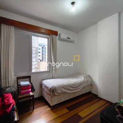 Apartamento com 92m², 2 quartos (sendo 1 suíte), 1 garagem, no bairro Centro em Florianópolis