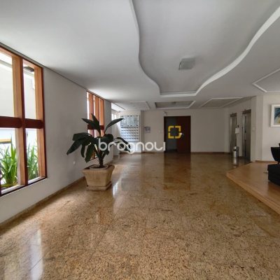 Apartamento com 92m², 2 quartos (sendo 1 suíte), 1 garagem, no bairro Centro em Florianópolis