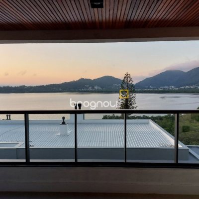Apartamento com 134m², 3 quartos (sendo 3 suítes), 3 garagens, no bairro João Paulo em Florianópolis