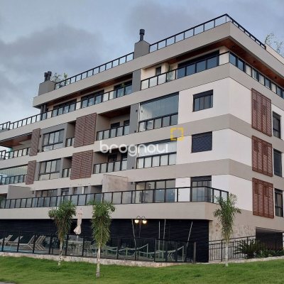 Apartamento com 134m², 3 quartos (sendo 3 suítes), 3 garagens, no bairro João Paulo em Florianópolis