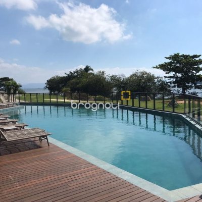 Apartamento com 134m², 3 quartos (sendo 3 suítes), 3 garagens, no bairro João Paulo em Florianópolis