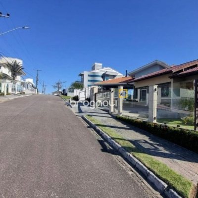 Casa com 233m², 3 quartos (sendo 1 suíte), 4 garagens, no bairro Pedra Branca em Palhoça