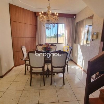Casa com 233m², 3 quartos (sendo 1 suíte), 4 garagens, no bairro Pedra Branca em Palhoça
