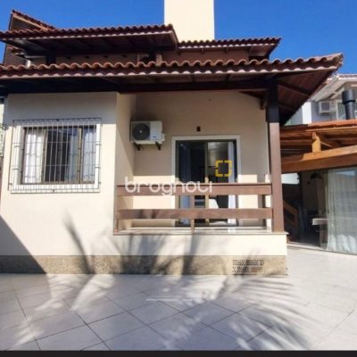 Casa com 233m², 3 quartos (sendo 1 suíte), 4 garagens, no bairro Pedra Branca em Palhoça