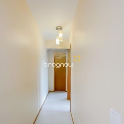 Apartamento com 59m², 2 quartos, 1 garagem, no bairro Serraria em São José