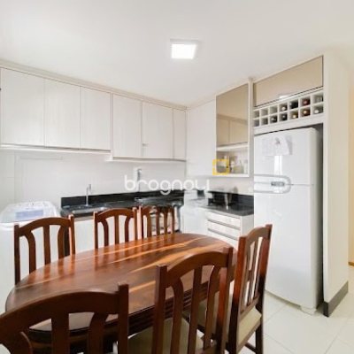 Apartamento com 59m², 2 quartos, 1 garagem, no bairro Serraria em São José