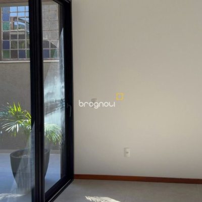 Casa com 164m², 3 quartos (sendo 1 suíte), 2 garagens, no bairro Pântano do Sul em Florianópolis
