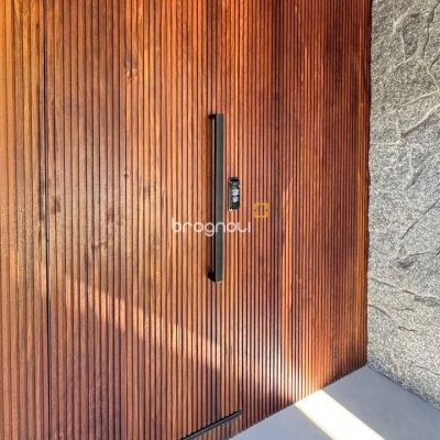 Casa com 164m², 3 quartos (sendo 1 suíte), 2 garagens, no bairro Pântano do Sul em Florianópolis