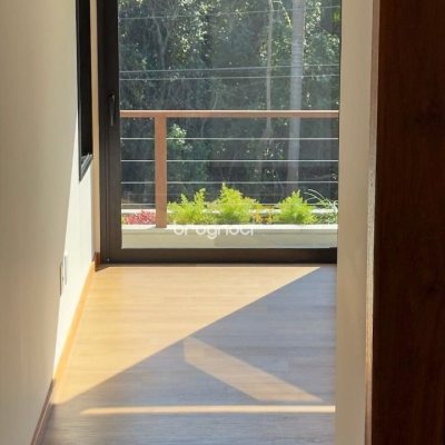 Casa com 164m², 3 quartos (sendo 1 suíte), 2 garagens, no bairro Pântano do Sul em Florianópolis