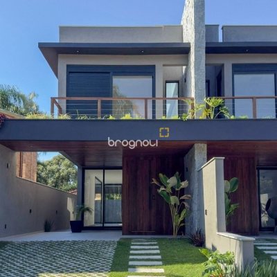Casa com 164m², 3 quartos (sendo 1 suíte), 2 garagens, no bairro Pântano do Sul em Florianópolis