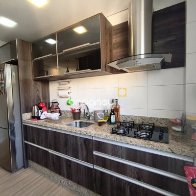 Apartamento com 65m², 2 quartos (sendo 1 suíte), 1 garagem, no bairro Trindade em Florianópolis