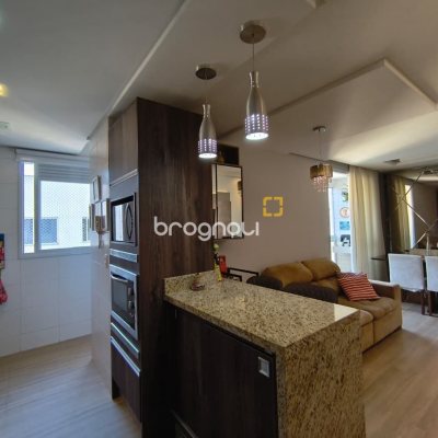 Apartamento com 65m², 2 quartos (sendo 1 suíte), 1 garagem, no bairro Trindade em Florianópolis