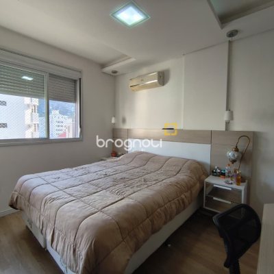 Apartamento com 65m², 2 quartos (sendo 1 suíte), 1 garagem, no bairro Trindade em Florianópolis