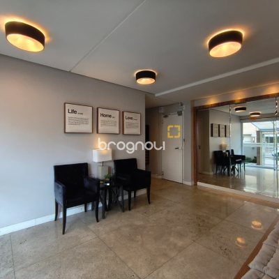 Apartamento com 65m², 2 quartos (sendo 1 suíte), 1 garagem, no bairro Trindade em Florianópolis