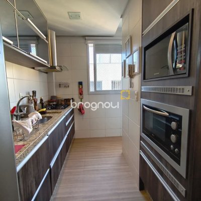 Apartamento com 65m², 2 quartos (sendo 1 suíte), 1 garagem, no bairro Trindade em Florianópolis