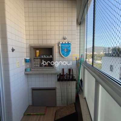 Apartamento com 65m², 2 quartos (sendo 1 suíte), 1 garagem, no bairro Trindade em Florianópolis