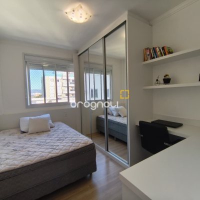 Apartamento com 65m², 2 quartos (sendo 1 suíte), 1 garagem, no bairro Trindade em Florianópolis