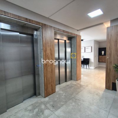 Apartamento com 65m², 2 quartos (sendo 1 suíte), 1 garagem, no bairro Trindade em Florianópolis