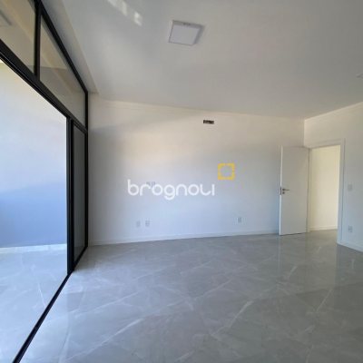 Casa com 300m², 4 quartos (sendo 2 suítes), 2 garagens, no bairro Praia do Sonho em Palhoça