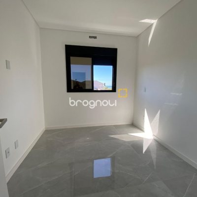 Casa com 300m², 4 quartos (sendo 2 suítes), 2 garagens, no bairro Praia do Sonho em Palhoça