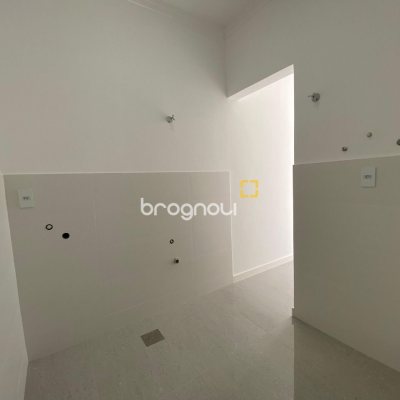 Casa com 300m², 4 quartos (sendo 2 suítes), 2 garagens, no bairro Praia do Sonho em Palhoça