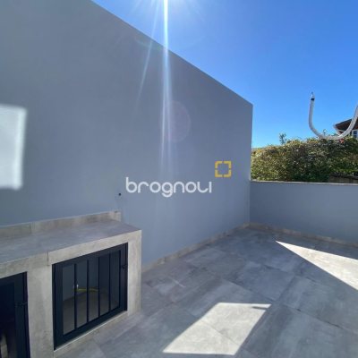 Casa com 300m², 4 quartos (sendo 2 suítes), 2 garagens, no bairro Praia do Sonho em Palhoça