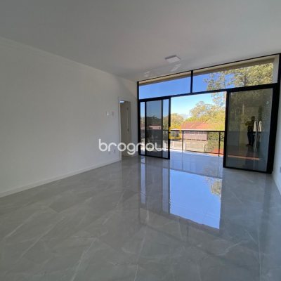 Casa com 300m², 4 quartos (sendo 2 suítes), 2 garagens, no bairro Praia do Sonho em Palhoça